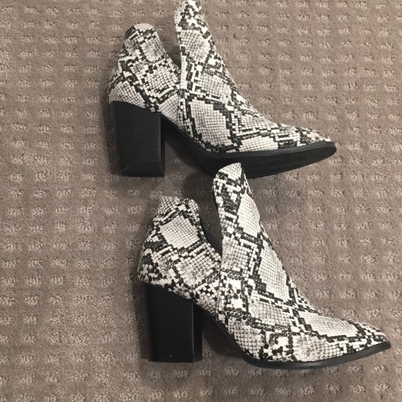 NWOT Snakeskin print vegan leather booties - Picture 6 of 11